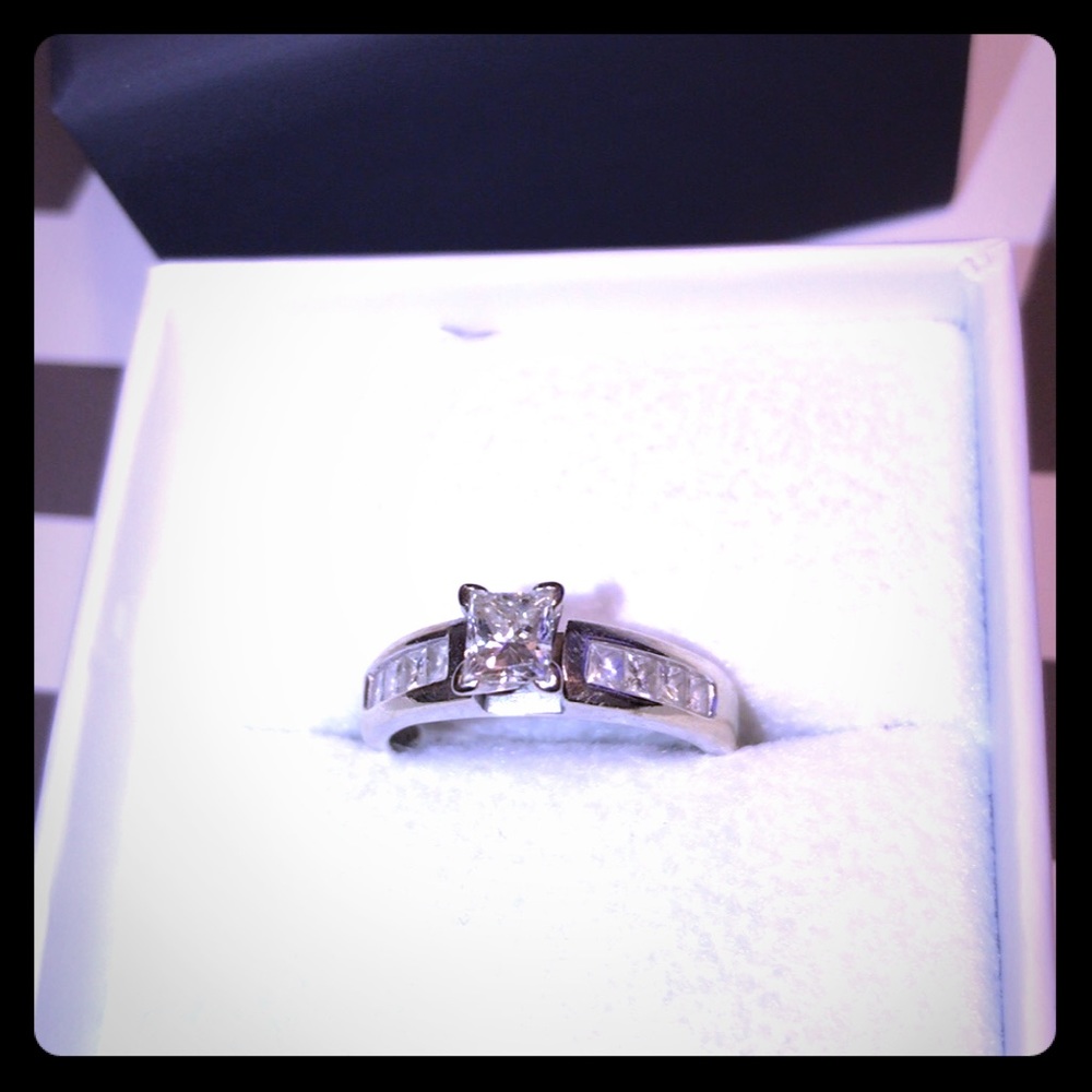 Woman’s Wedding Diamond ring